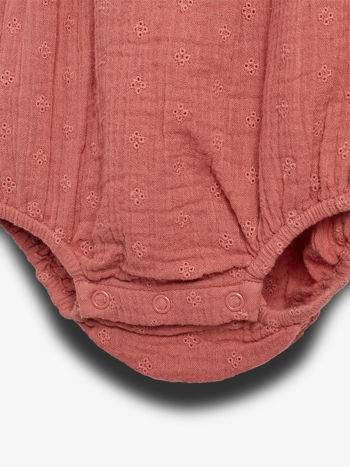 Musselin romper met vlindermouwen en borduursel - Blush | 100293 Ella