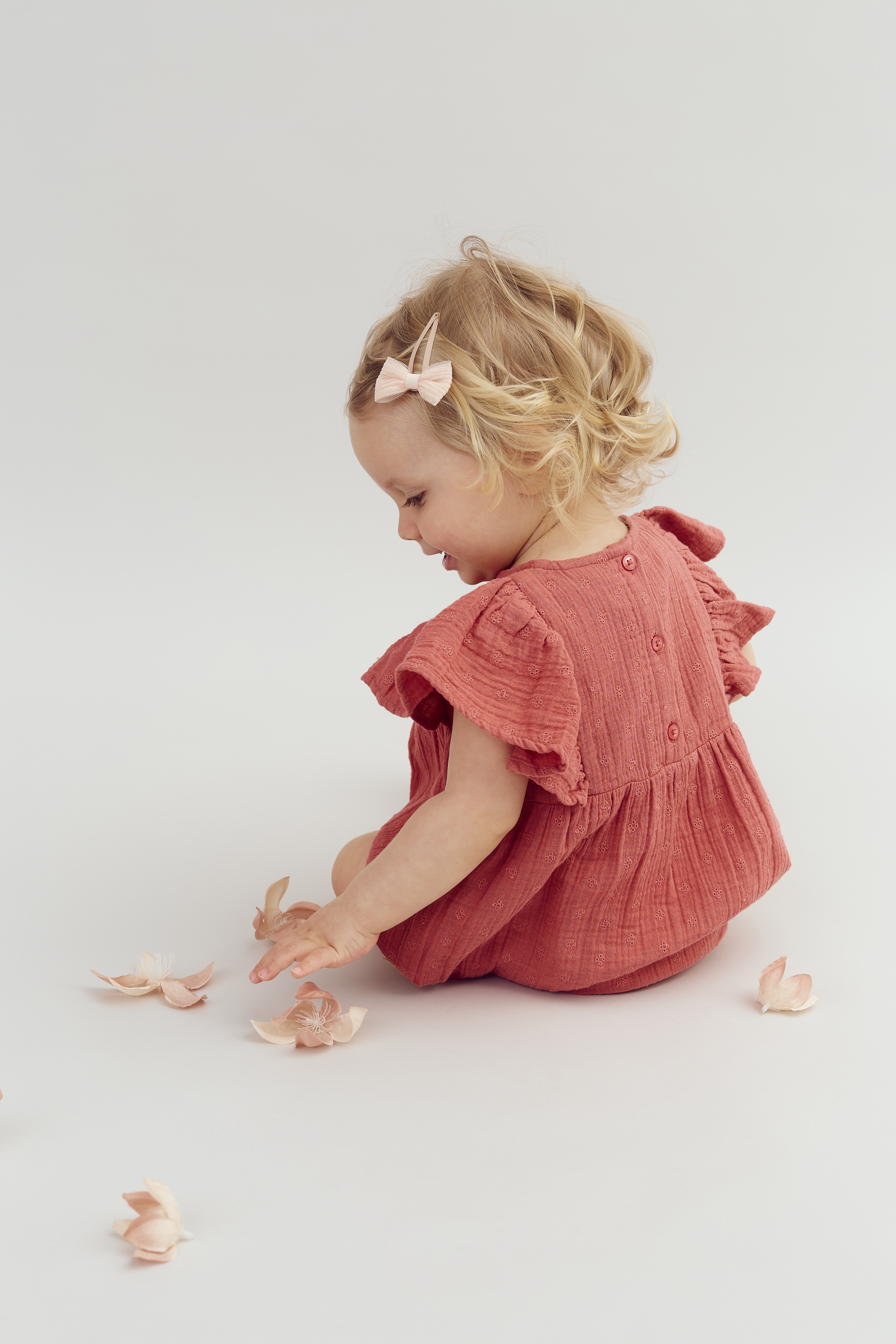 Musselin romper met vlindermouwen en borduursel - Blush | 100293 Ella