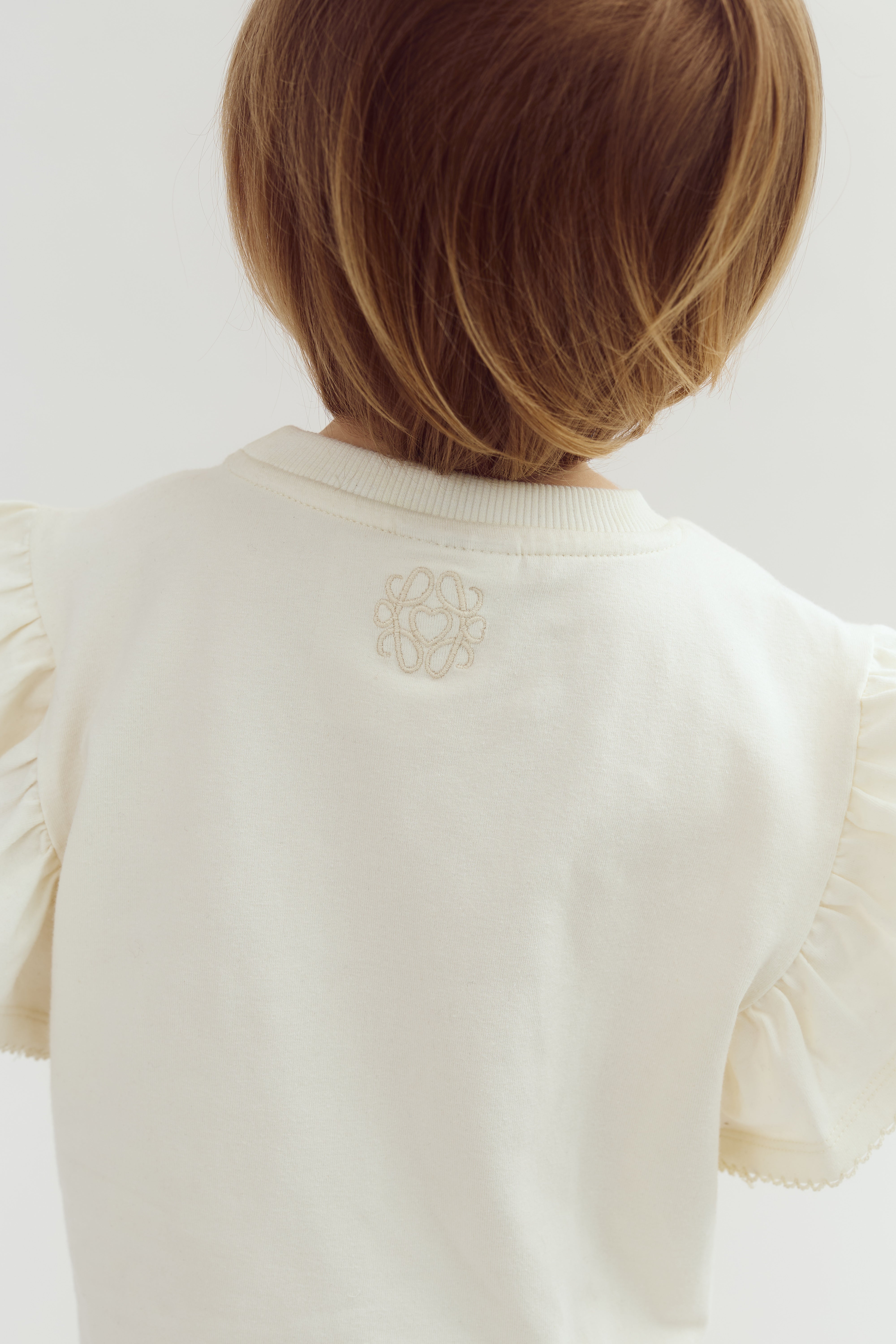 T-shirt met ruchesmouwen en picotsteek - Off White | 100254 Vilde
