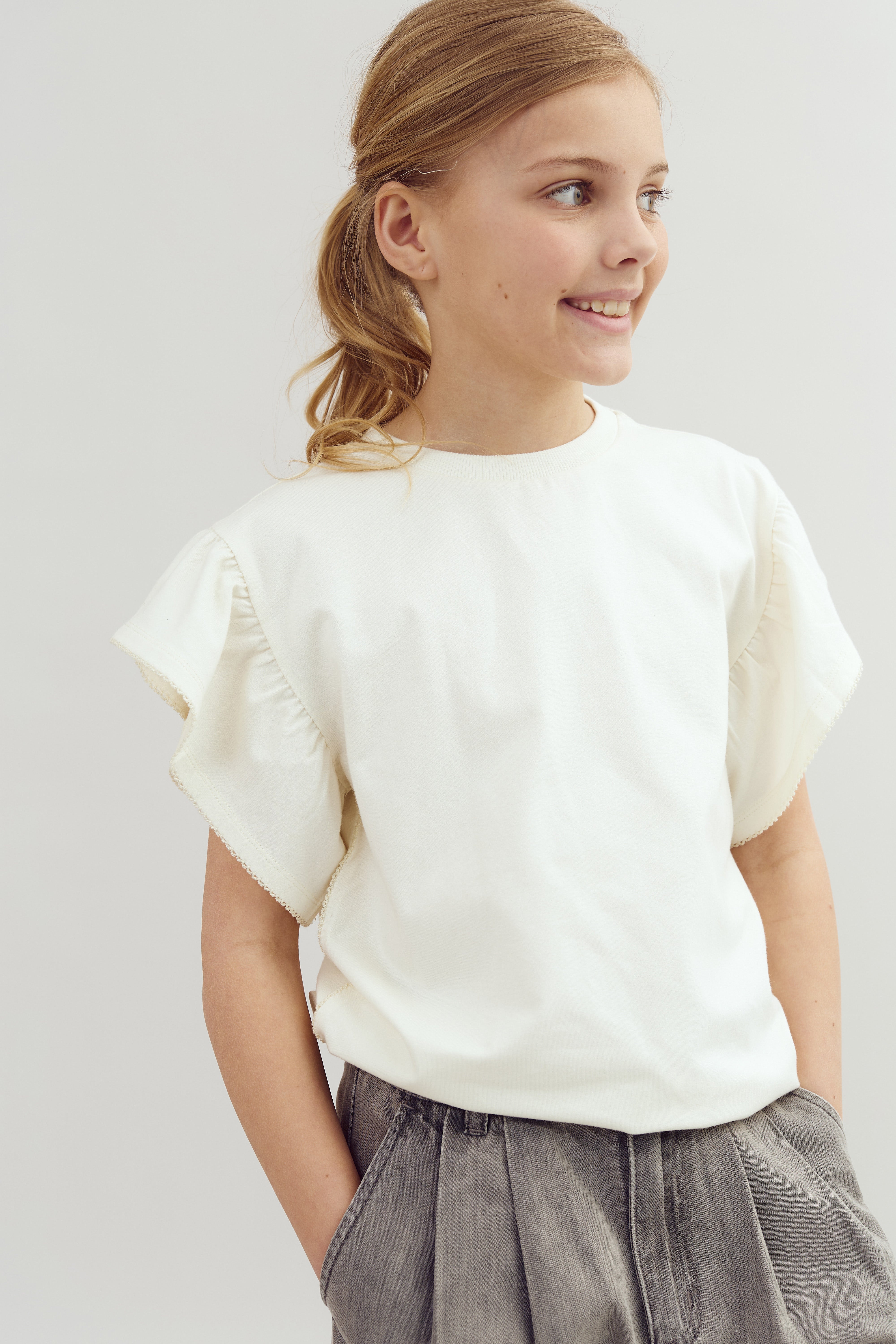 T-shirt met ruchesmouwen en picotsteek - Tween - Off White | 100383 Vilde