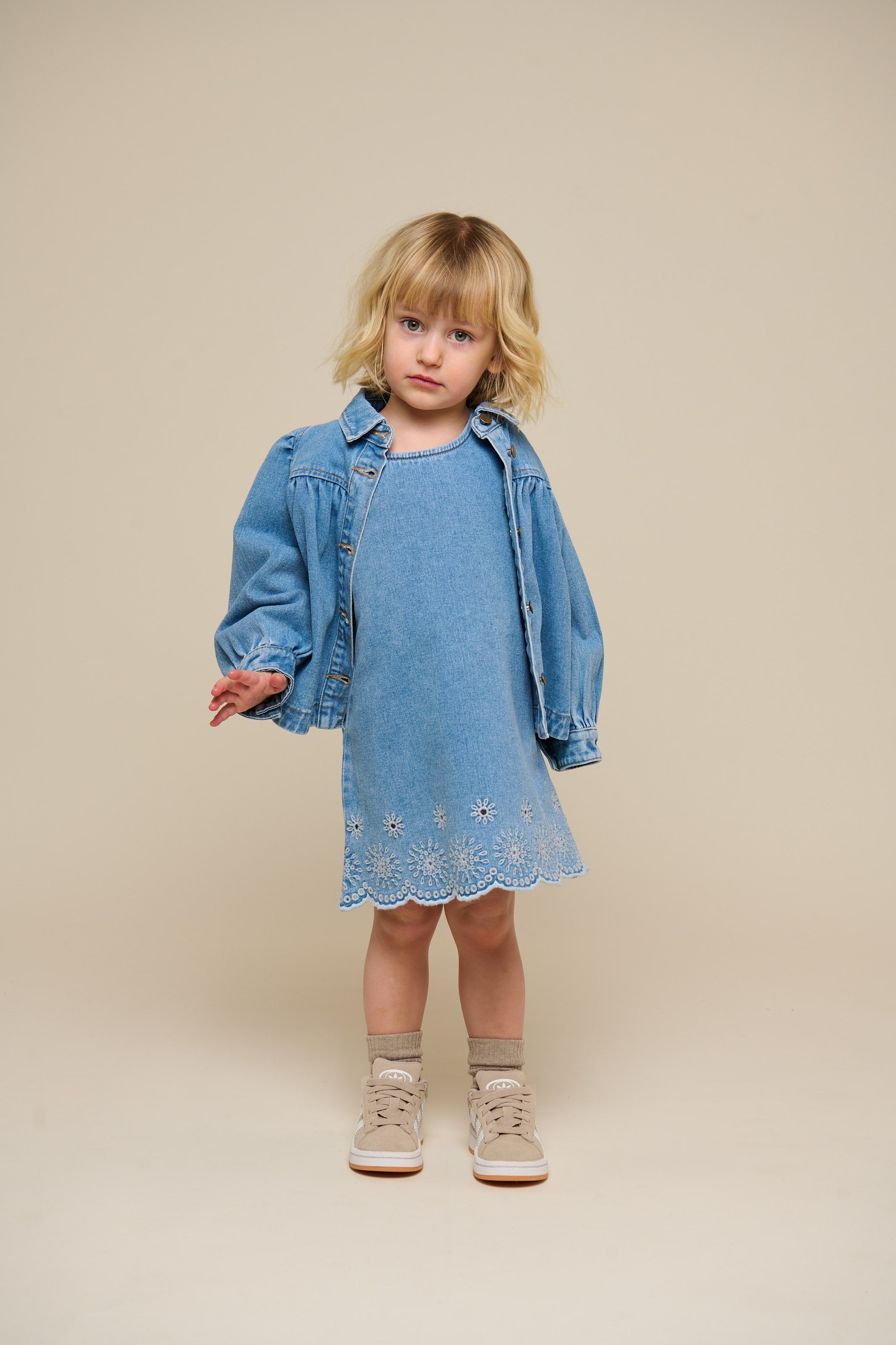 Geborduurde denim minijurk - Kids - Light Blue Denim | 101018 Vera