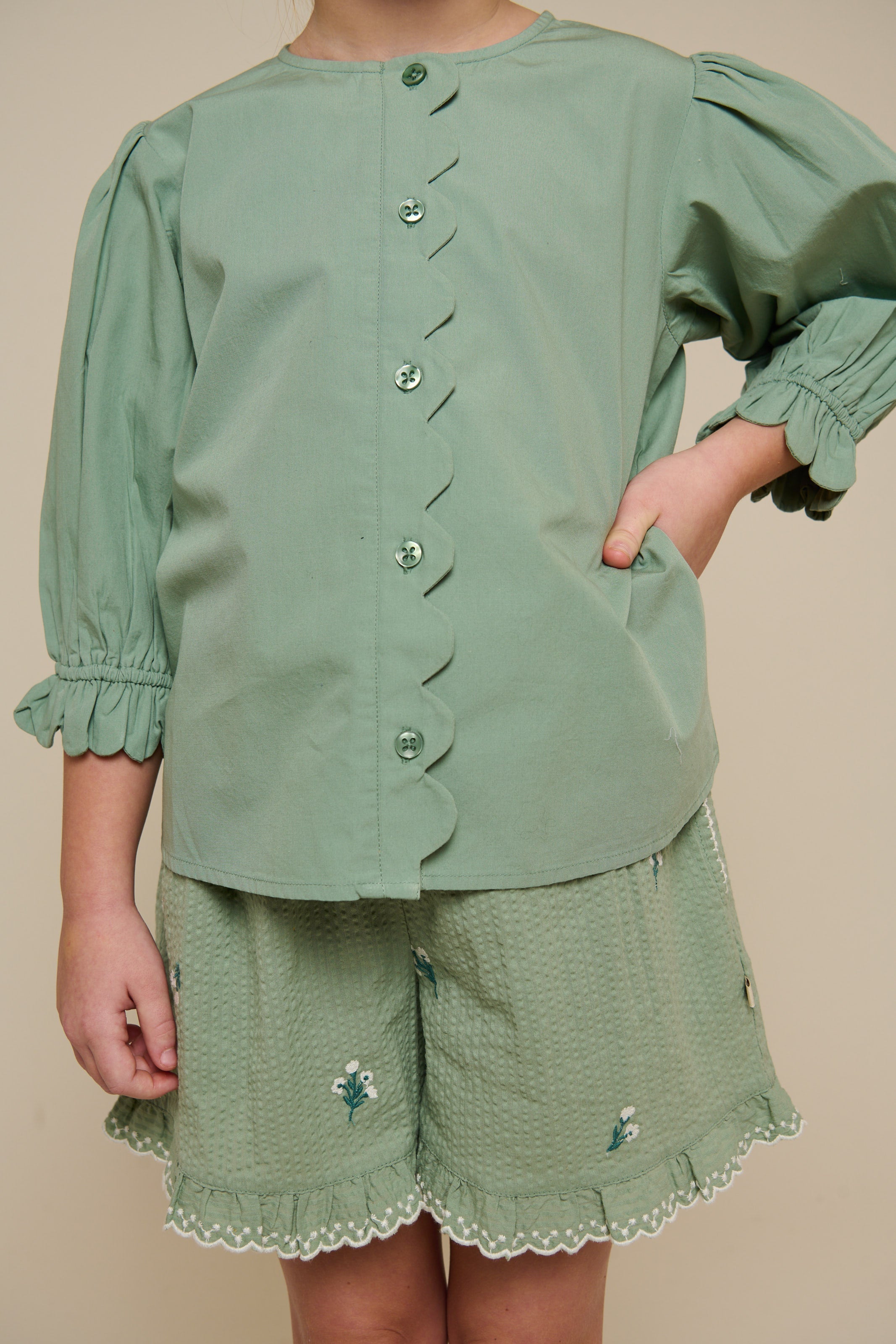 Geborduurde seersucker shorts - Tween - Dusty Green | 100985 Nora