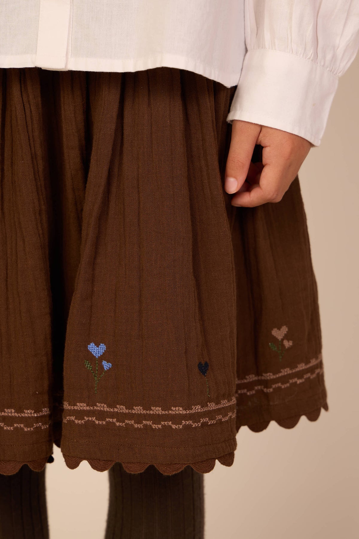 Double gauze rok met kruissteekborduursel Kids - Brown | 101471 Laureen
