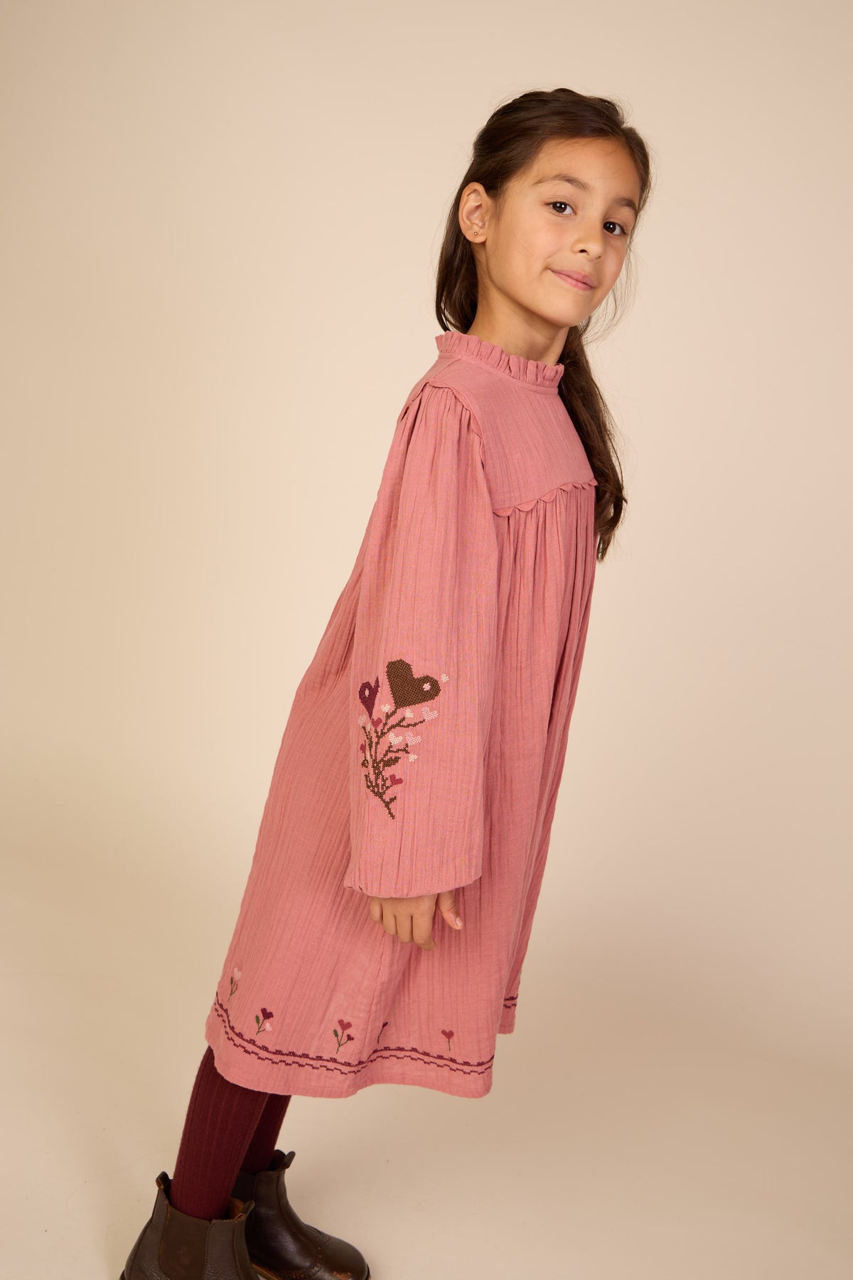 Double gauze jurk met kruissteekborduursel Tween - Dusty Rose | 101466 Laureen