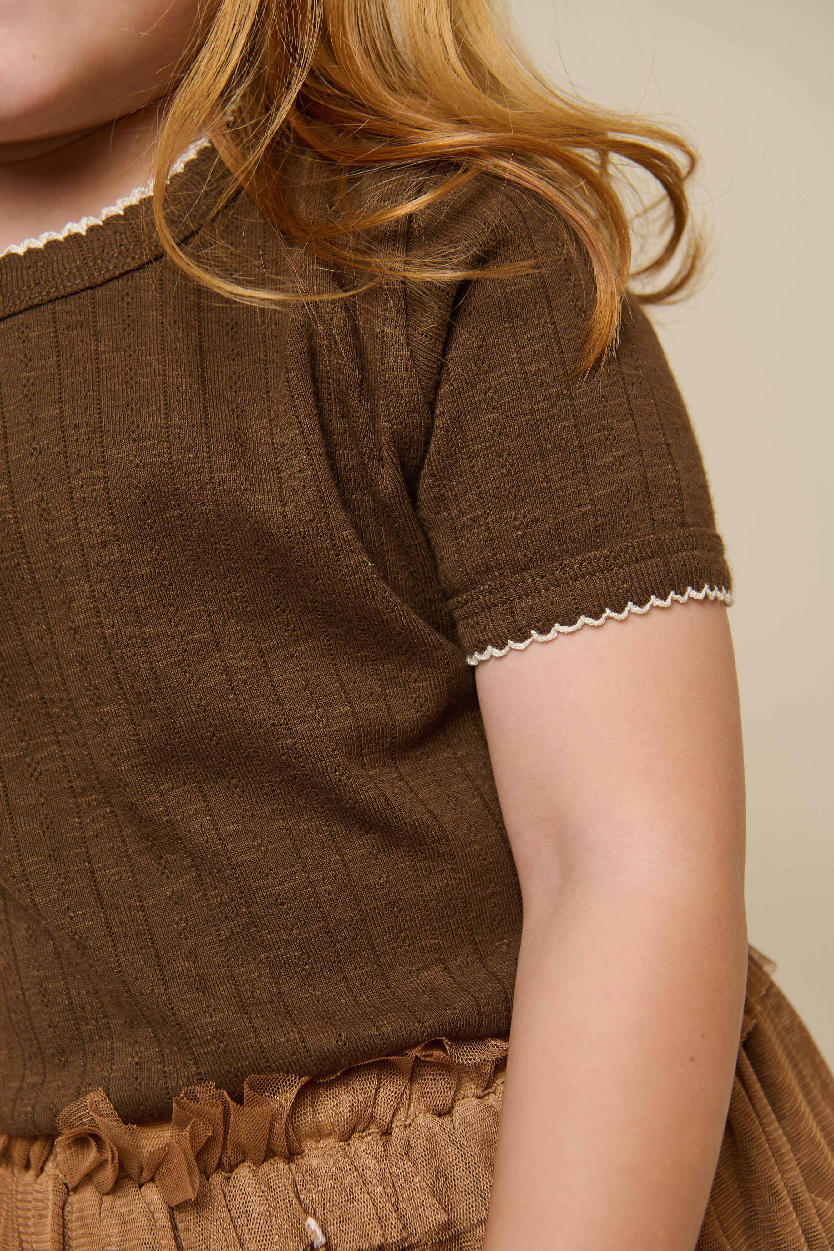 Pointelle T-shirt met contrasterende picot - Kids - Dark Brown | 101291 Drew