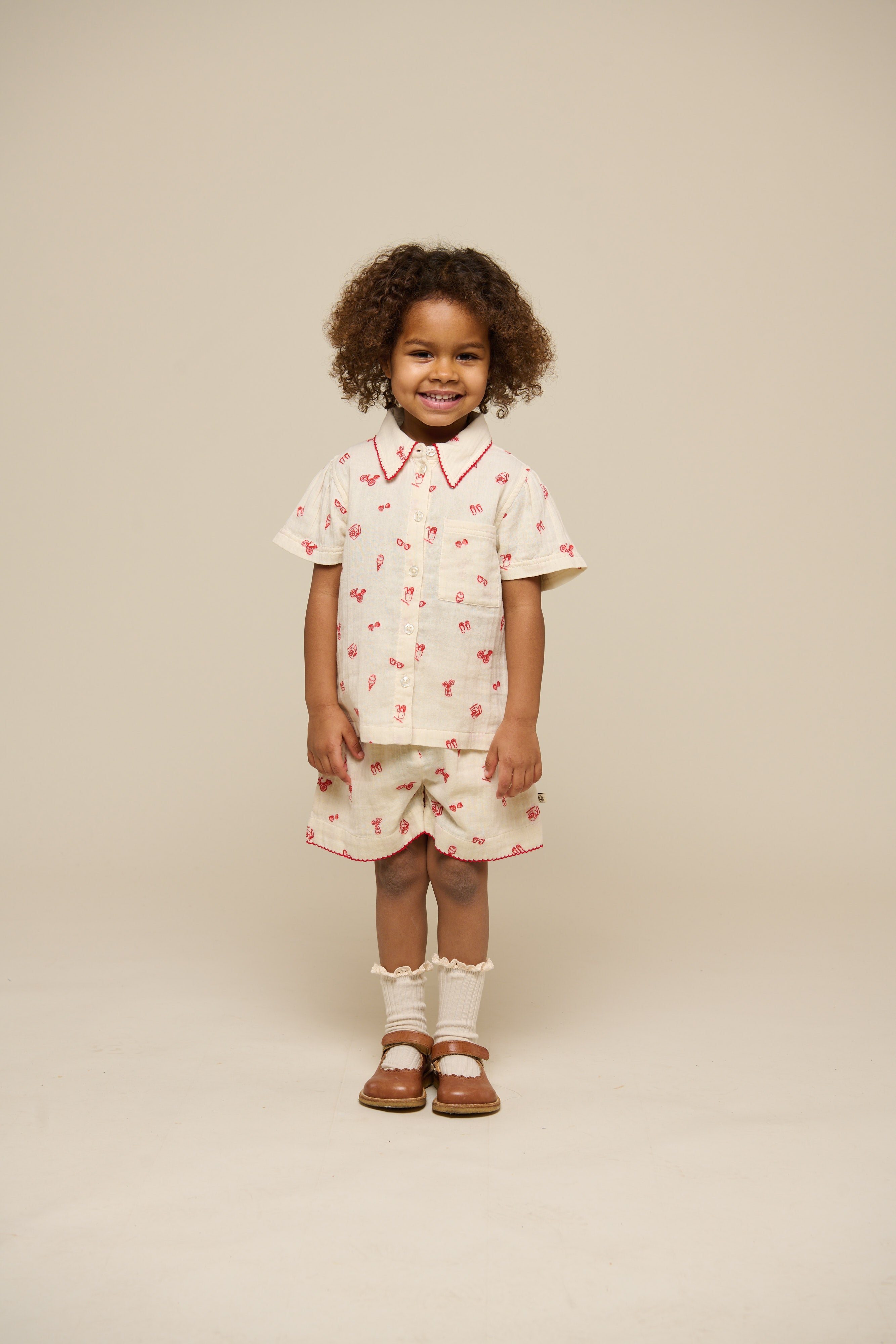 Set van bedrukt gaasoverhemd en shorts - Kids - Offwhite/Cherry Red | 100972 Fiona