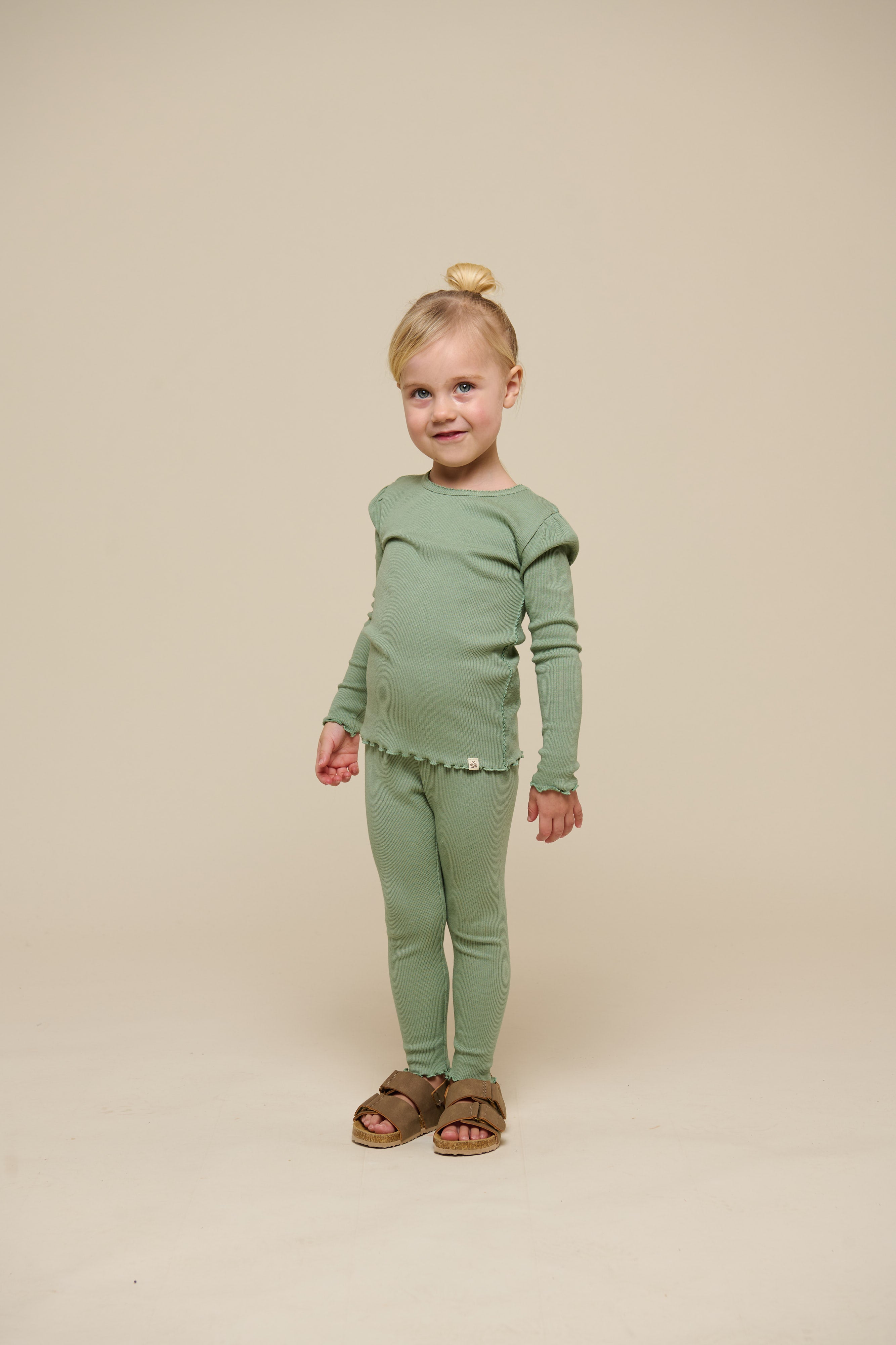 Modal rib T-shirt met lange mouwen - Kids - Dusty Green | 101310 Lottie