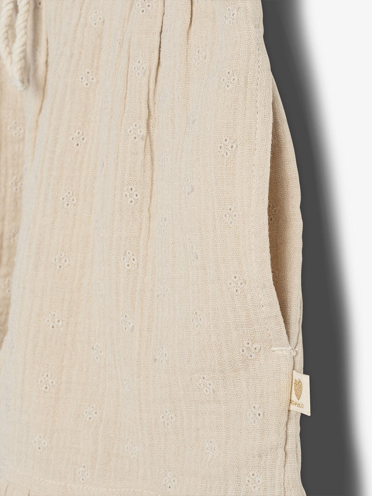 Musselin shorts met borduursel - Light Beige | 100245 Ella