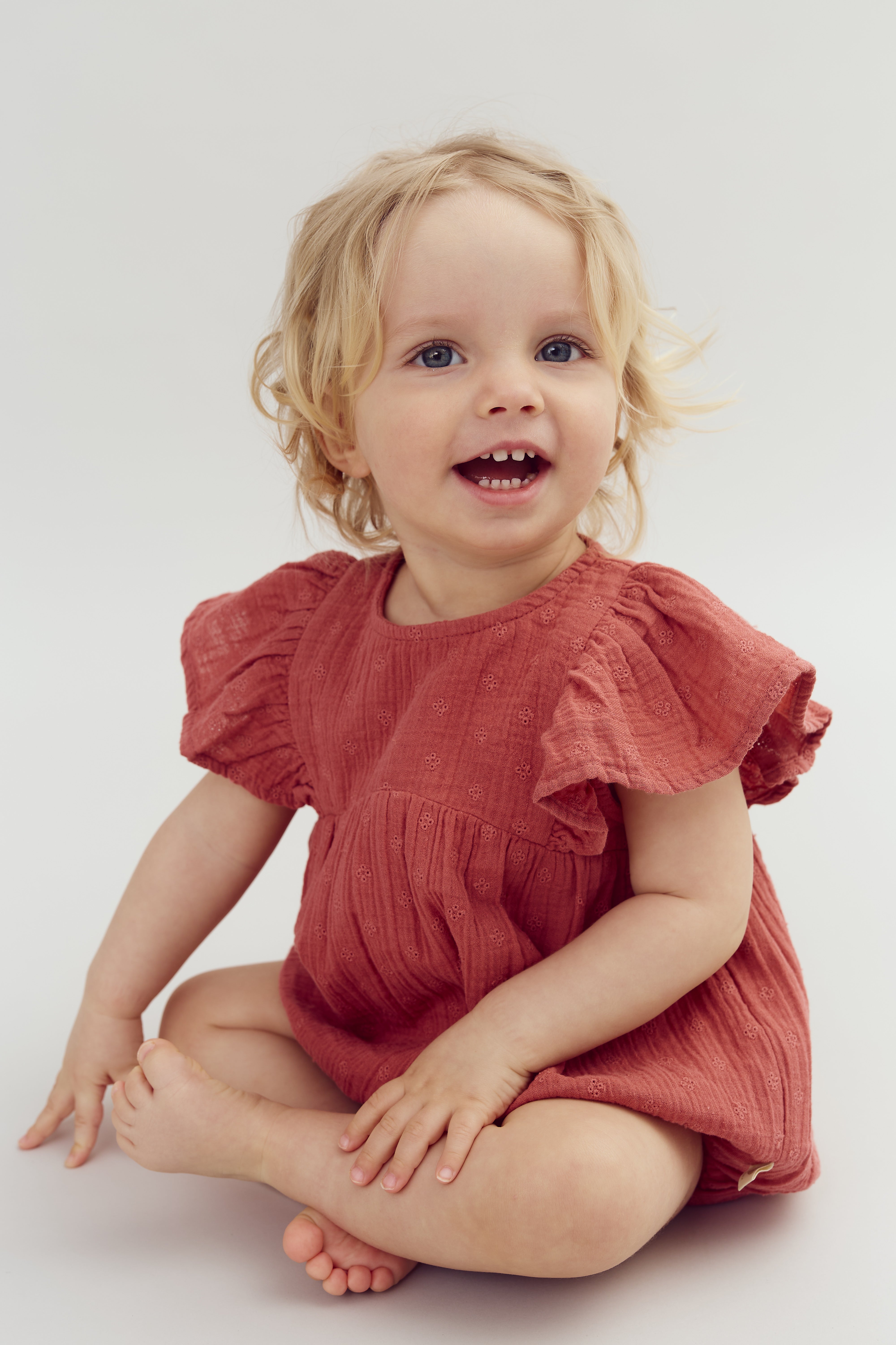 Musselin romper met vlindermouwen en borduursel - Blush | 100293 Ella