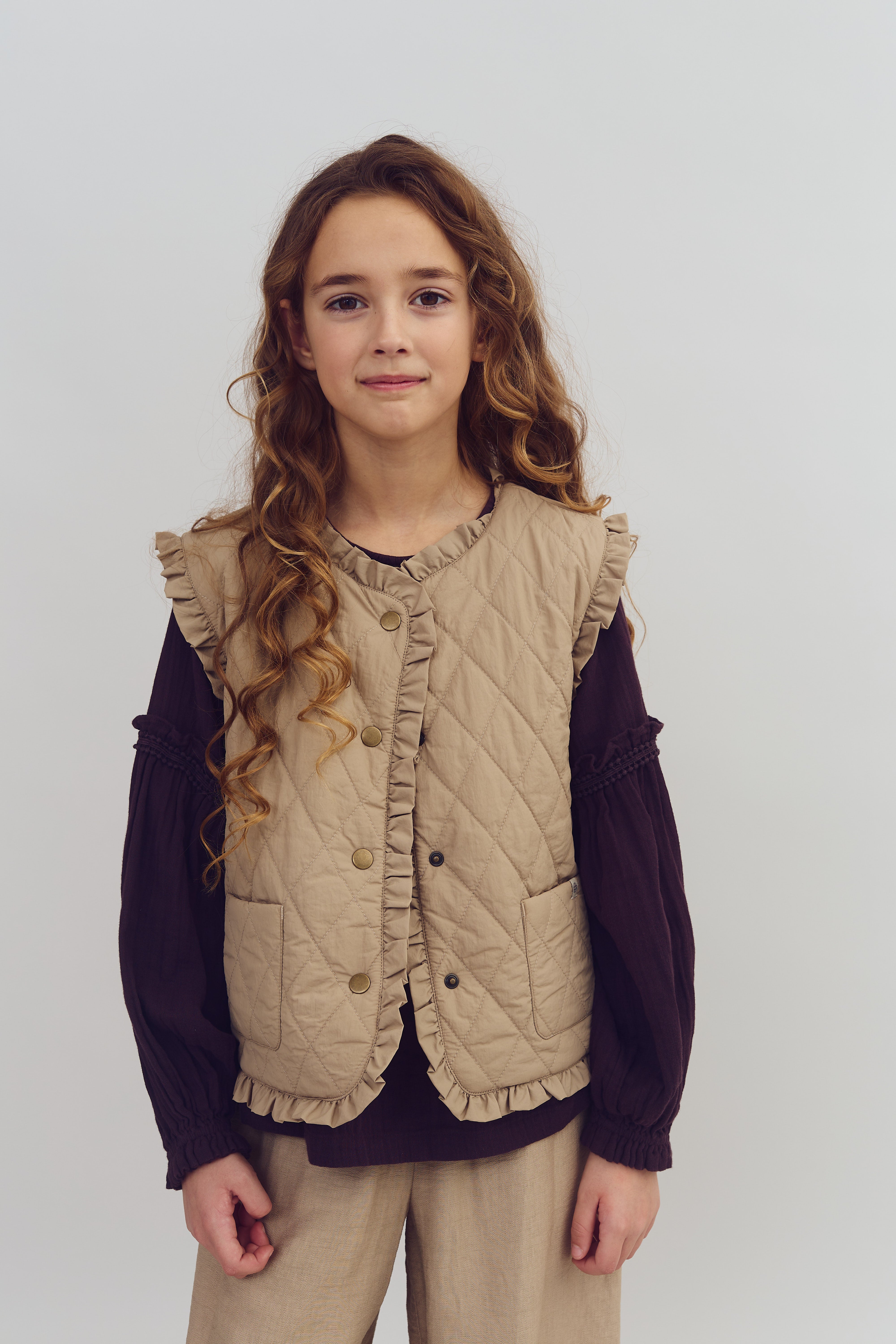 Gewatteerd gilet met ruches - Tweens - Dark beige