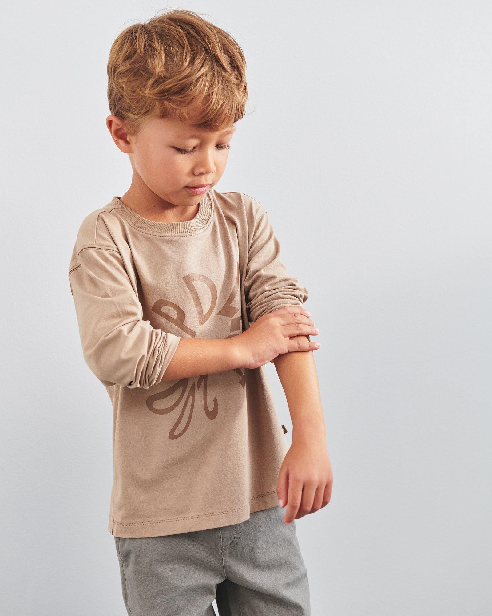 Warp Text Long Sleeve T-shirt - Kids - Dark Beige