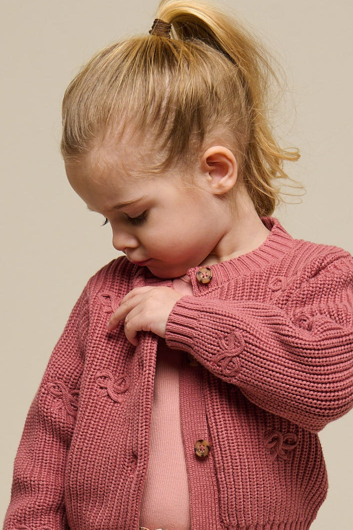 Gebreid katoenen vest met strikjes - Kids - Old Rose | 100792 Freya