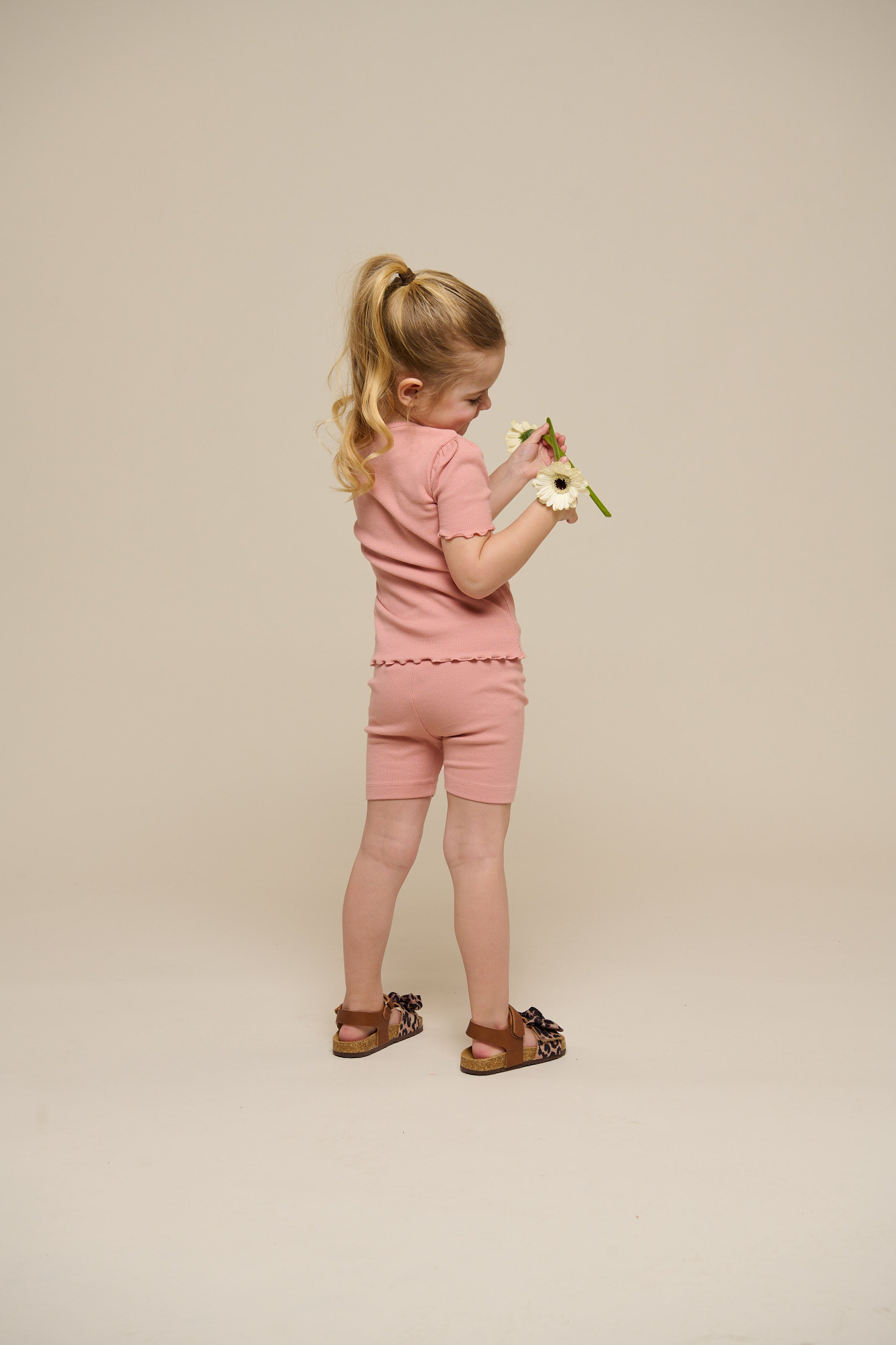 Rib T-shirt van Modal - Kids - Rose Tan | 101298 Lottie