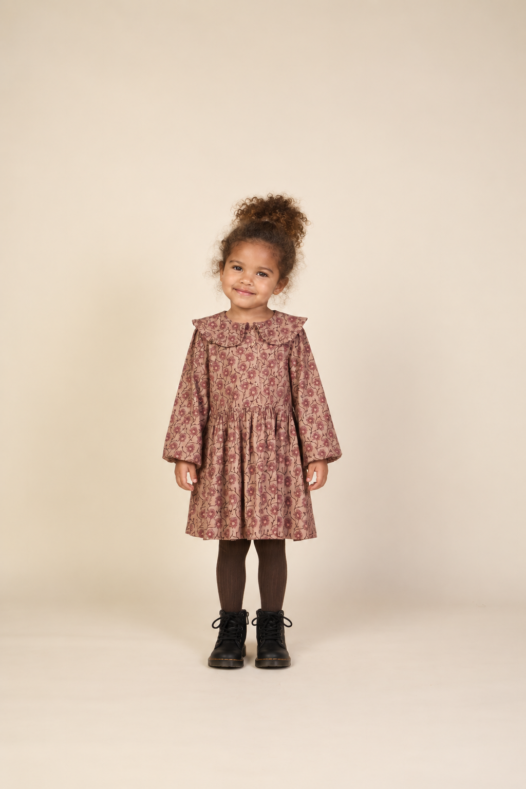 Gebloemde katoenen jurk met rucheskraag Kids - Rose/Bordeaux | 101425 Nova