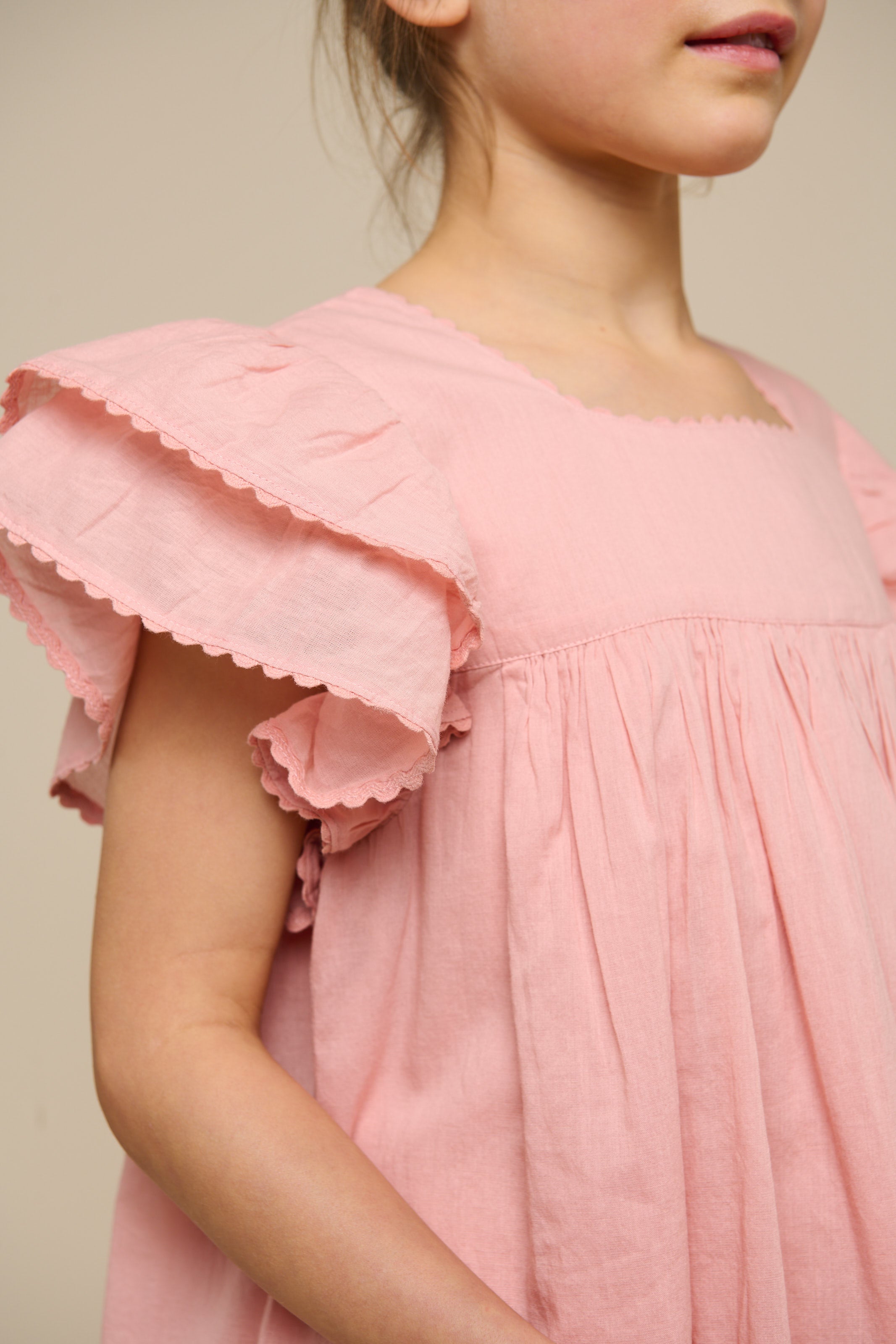 Katoenen jurk met Ric Rac Ruche - Tween - Rose Tan | 101065 Alma