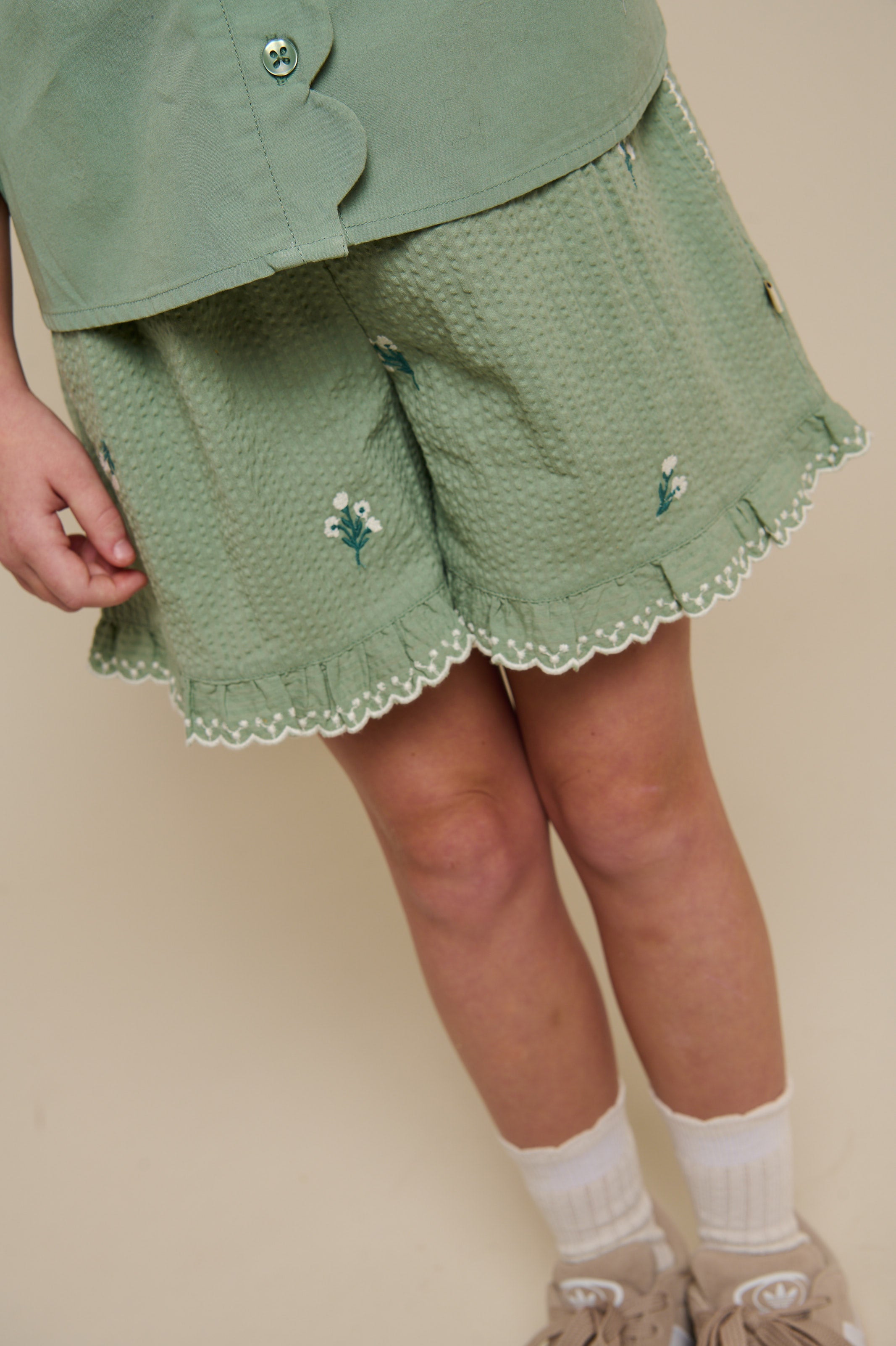Geborduurde seersucker shorts - Tween - Dusty Green | 100985 Nora
