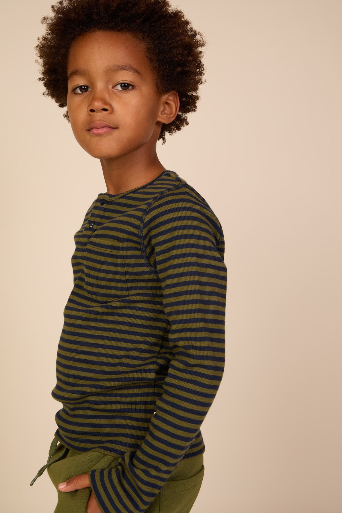 Geribd henley-langarmshirt Tween - Moss Green/Navy Stripe | 101596 Conrad