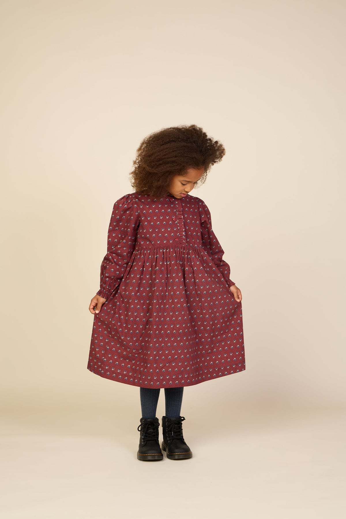 Poplin jurk met ruches langs de knopenlijst Tween - Bordeaux Flowerprint | 101439 Julia