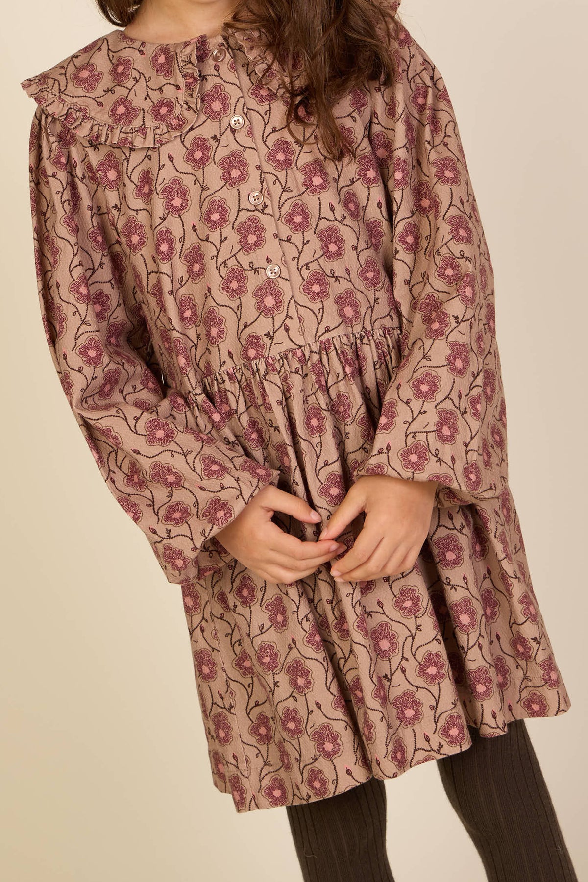 Gebloemde katoenen jurk met rucheskraag Kids - Rose/Bordeaux | 101425 Nova