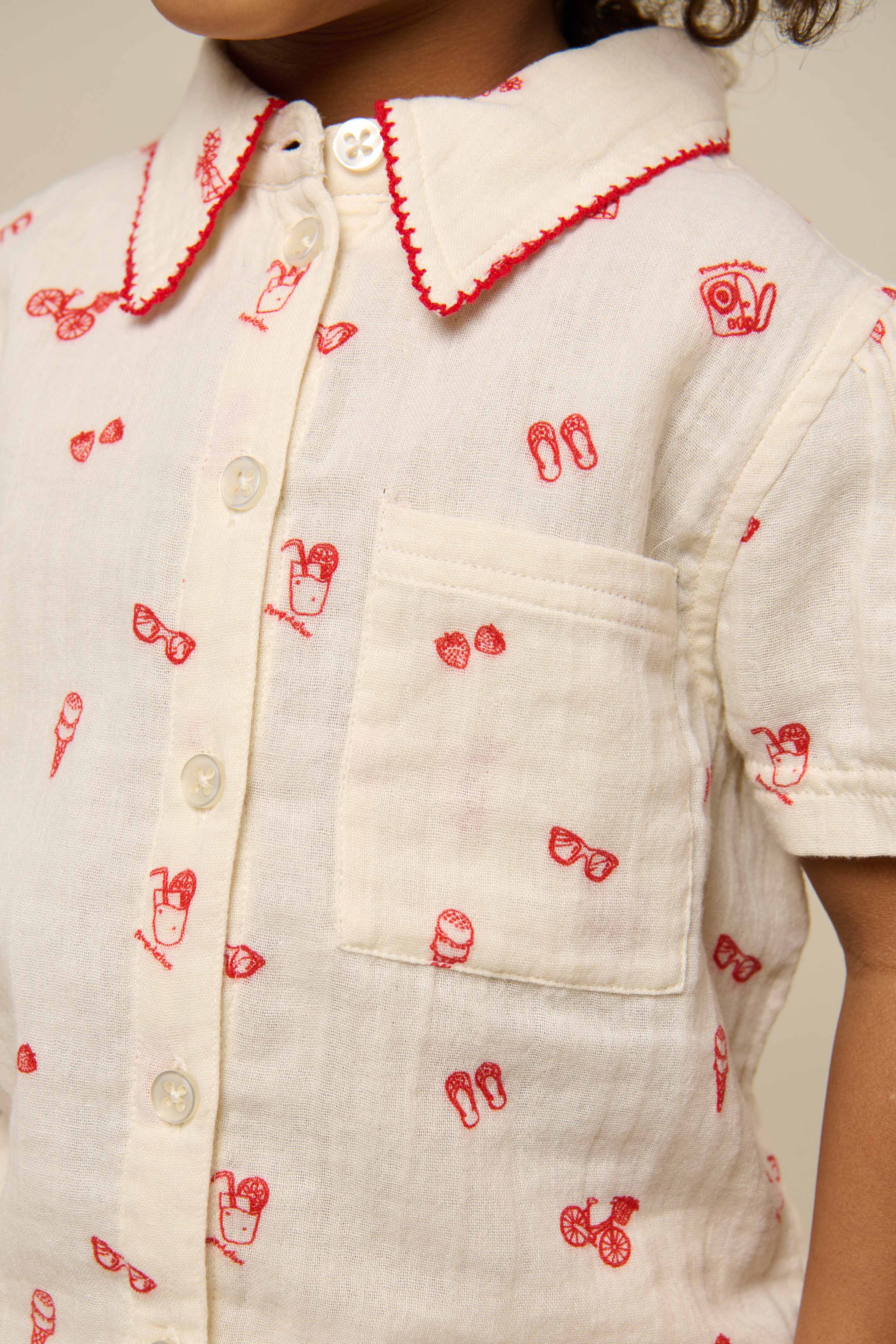 Set van bedrukt gaasoverhemd en shorts - Kids - Offwhite/Cherry Red | 100972 Fiona