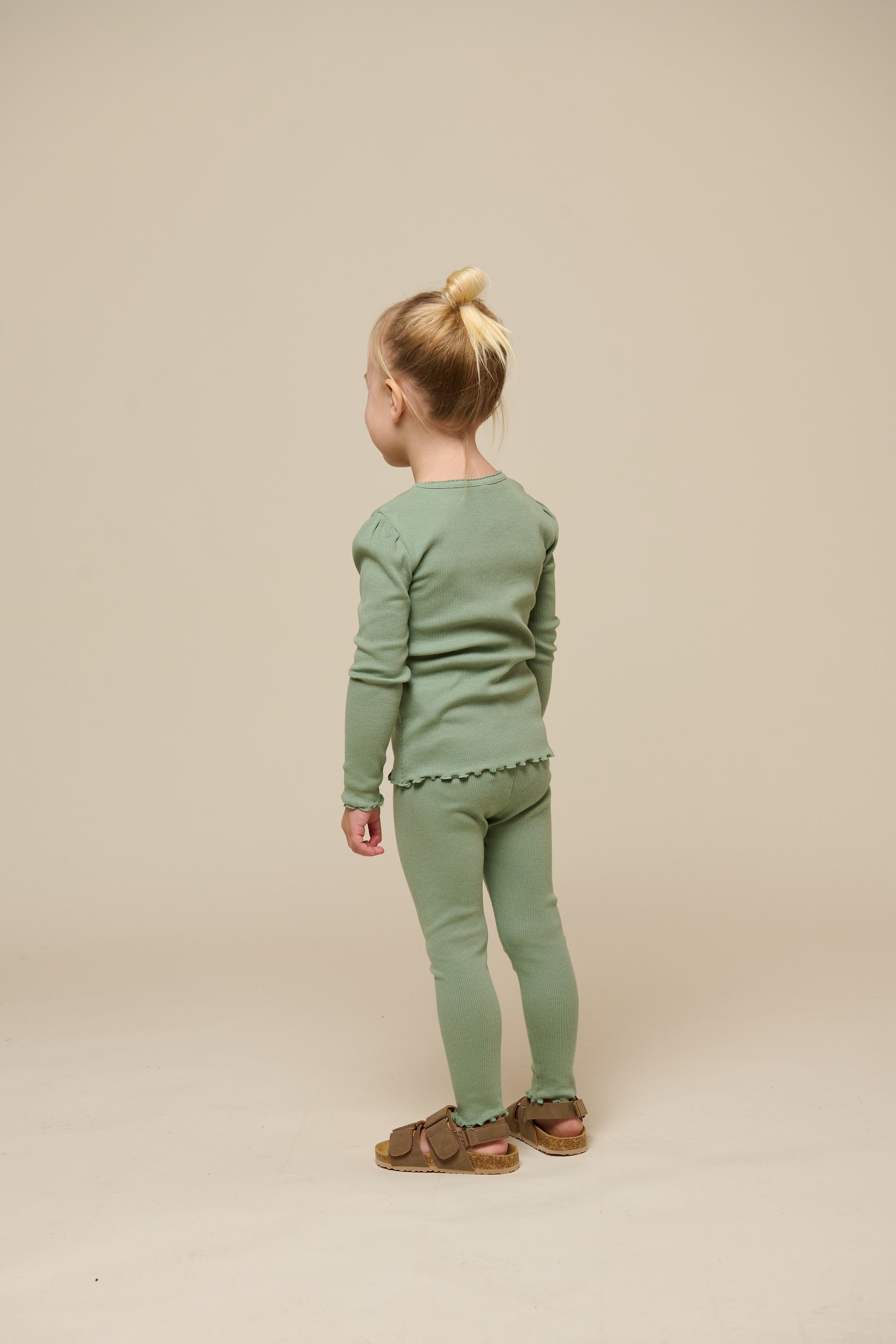 Modal rib T-shirt met lange mouwen - Kids - Dusty Green | 101310 Lottie